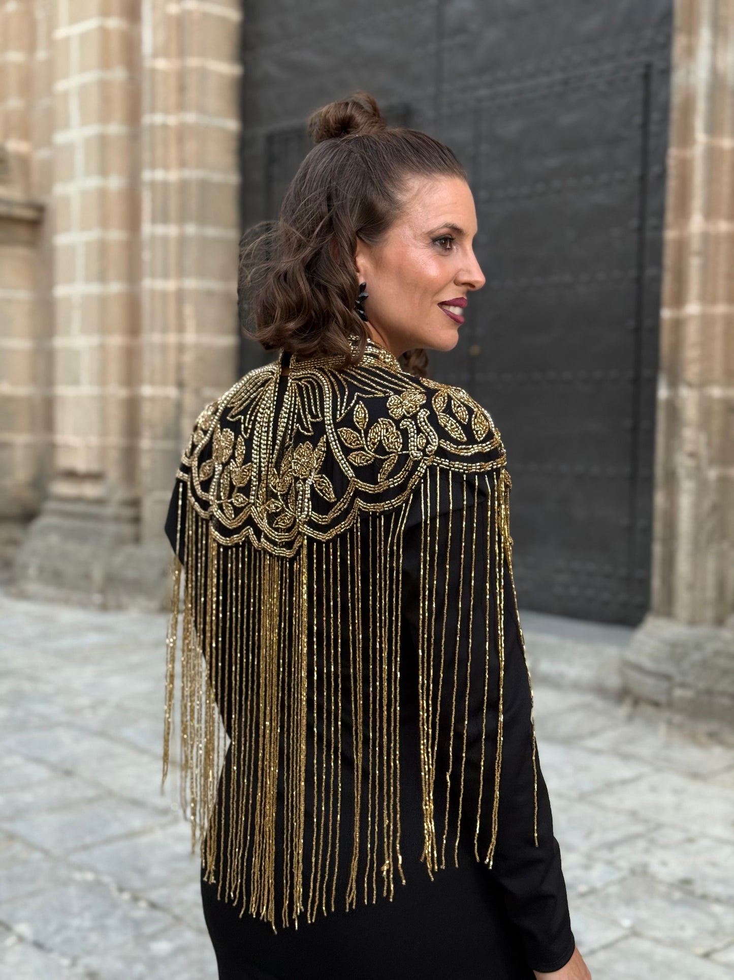 Capa De Fiesta de Pedrería Dorado
