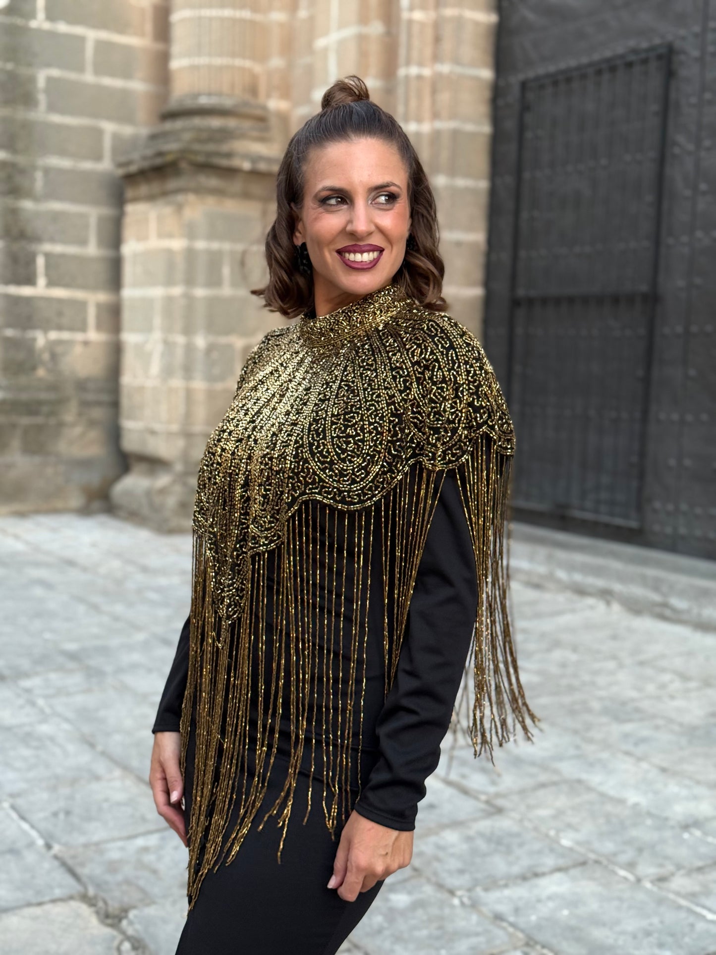 Capa de Pedrería Dorada Cleopatra