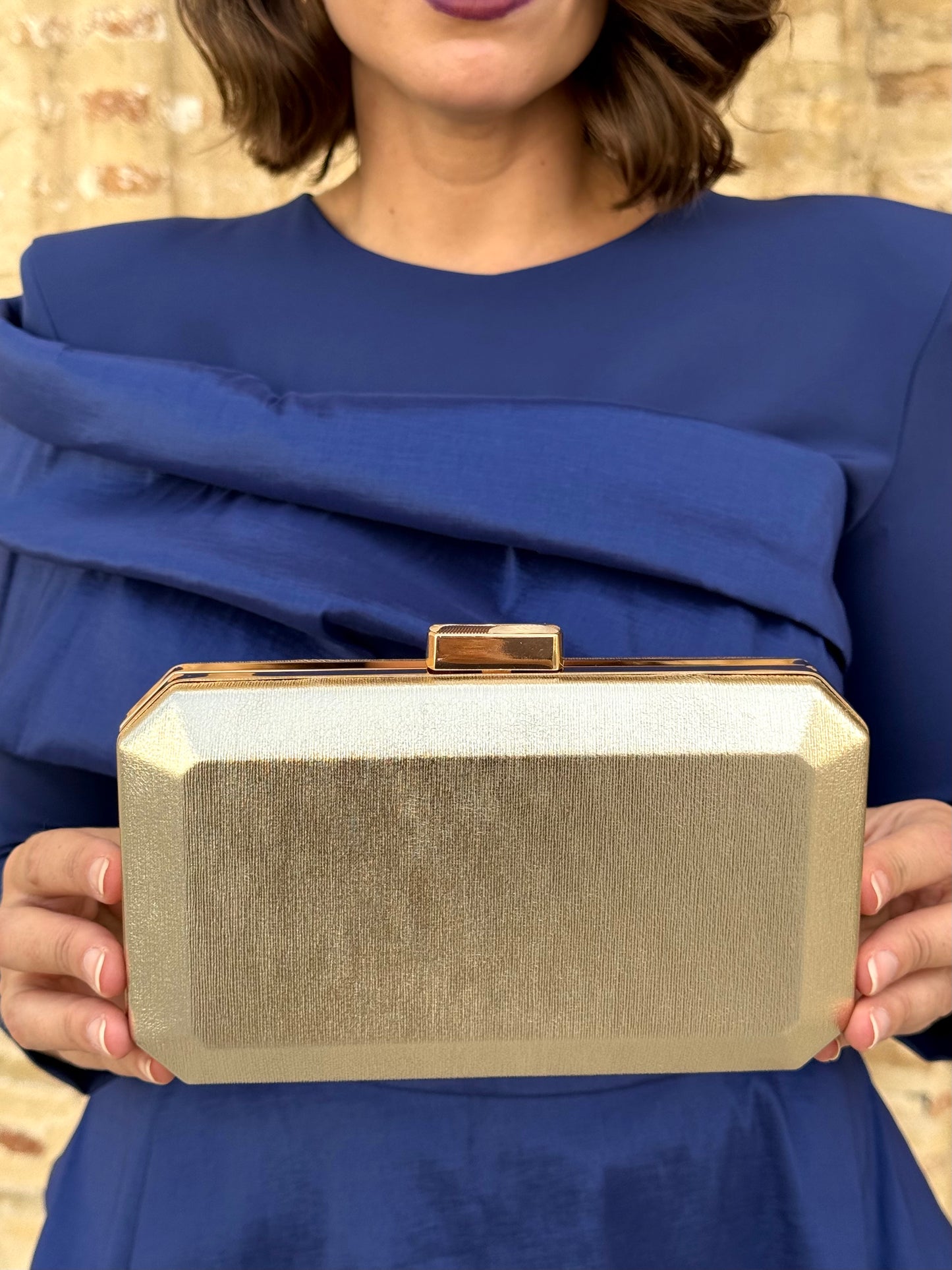 Bolso Clutch Rígido Elegance Dorado