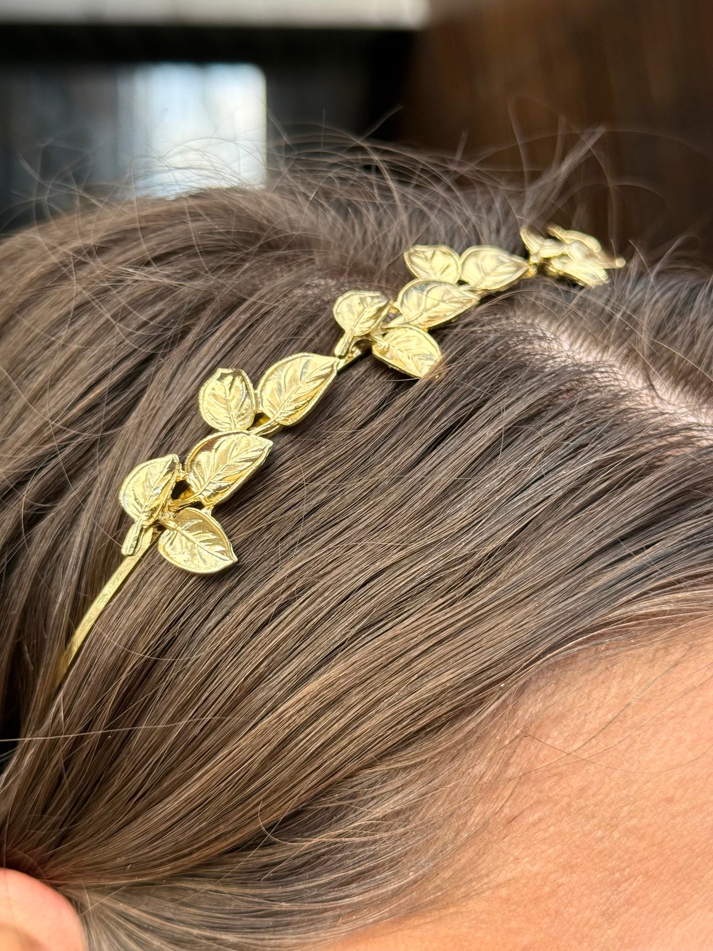 Diadema metálica Jimena Dorada