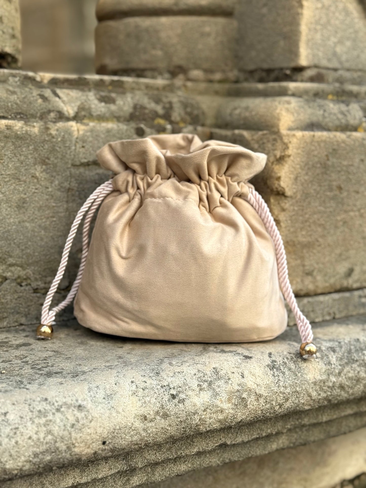 Limosnera Alejandra Beige