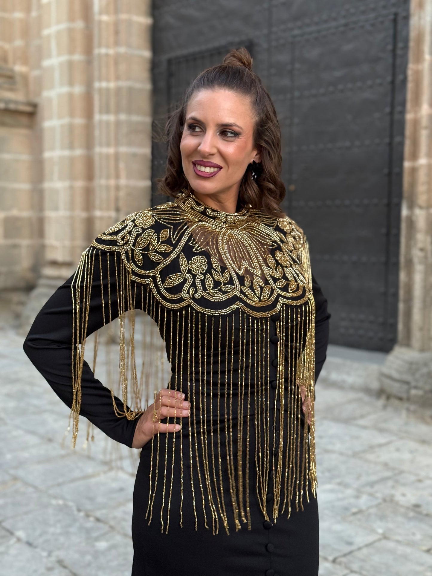 Capa De Fiesta de Pedrería Dorado