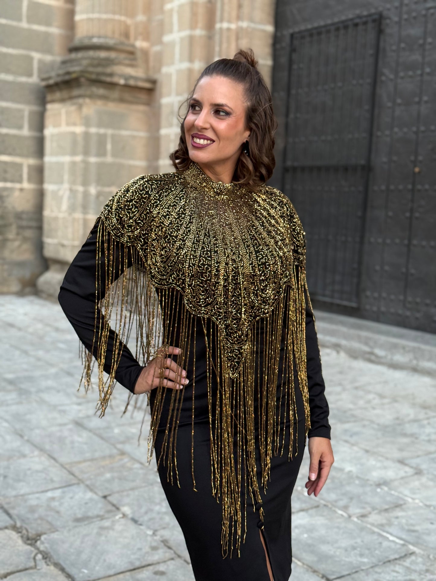 Capa de Pedrería Dorada Cleopatra