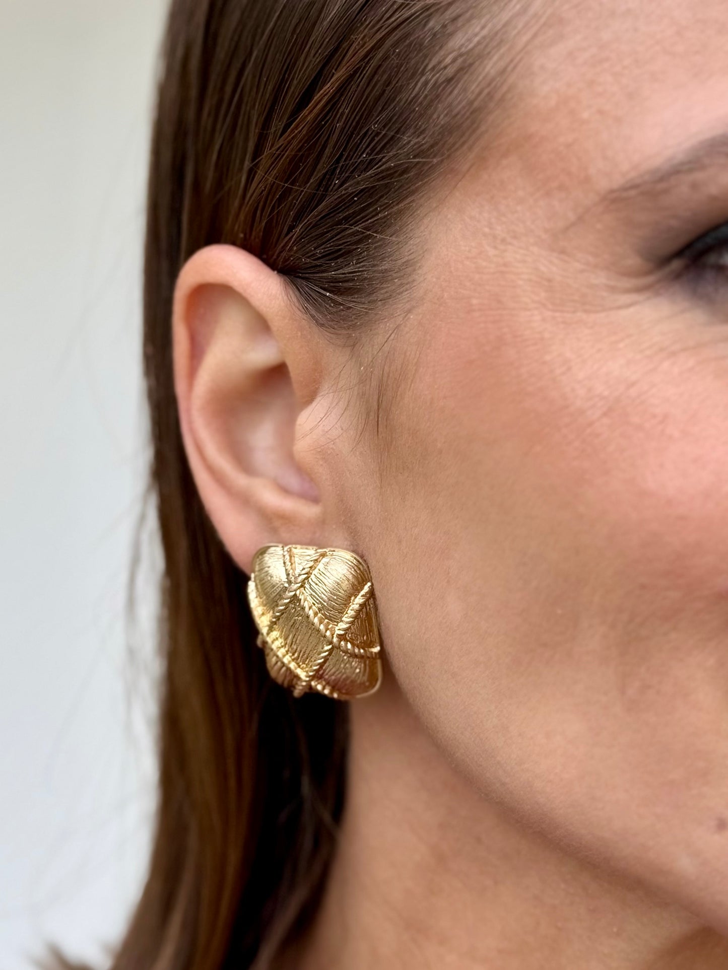 Pendientes Leo Dorado