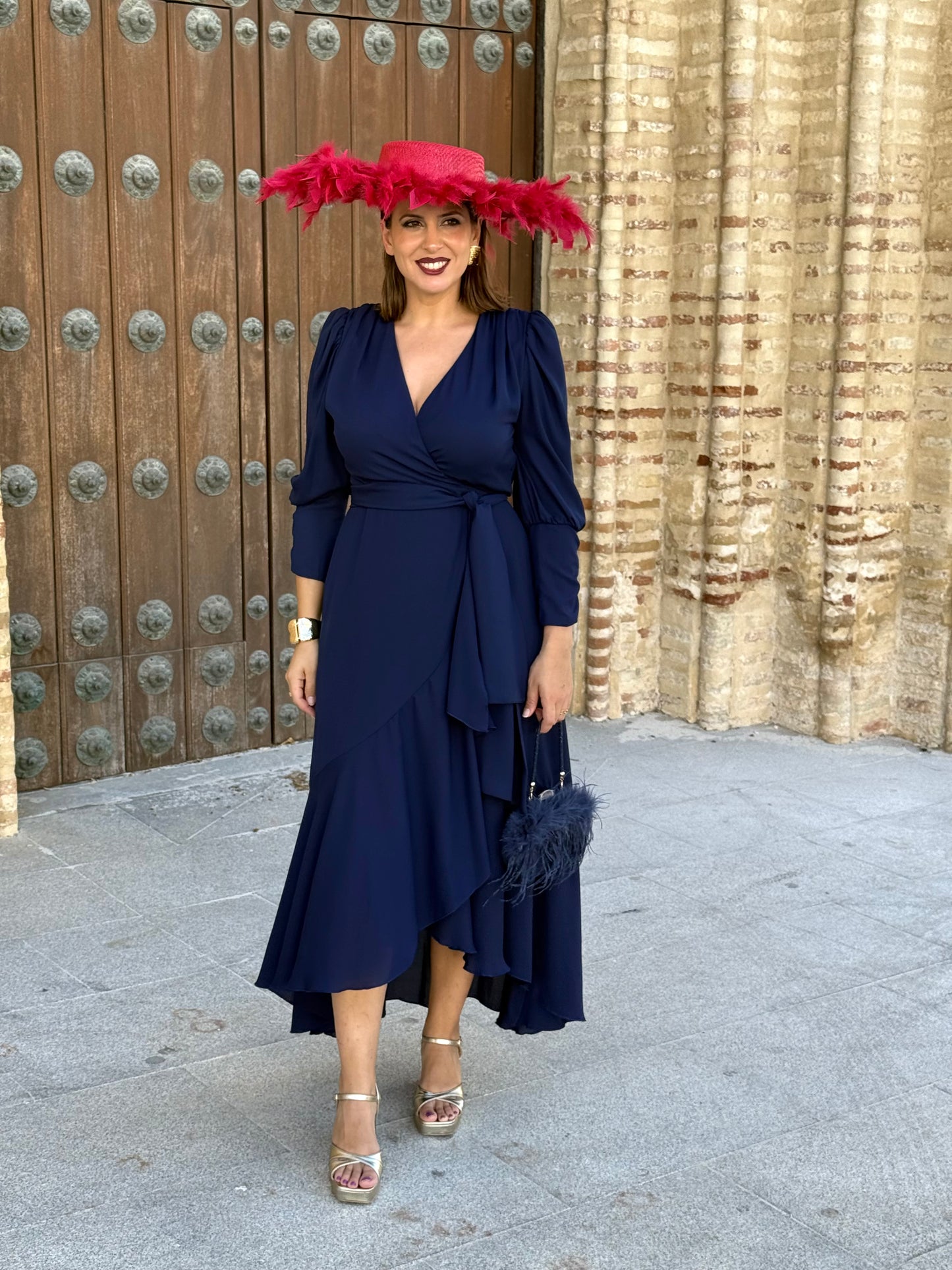 Pamela Burdeos con Plumas