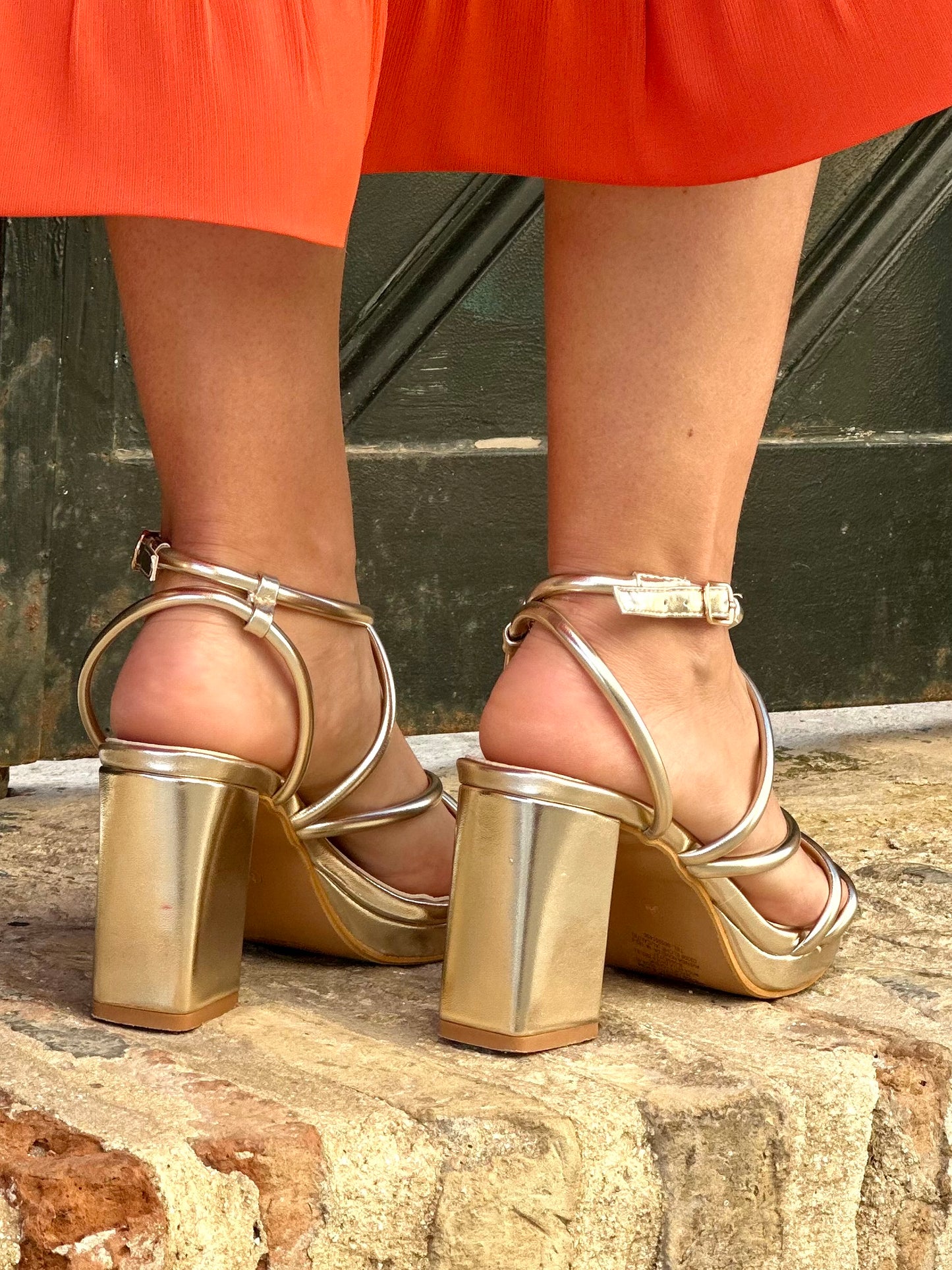 Sandalias Amira dorados