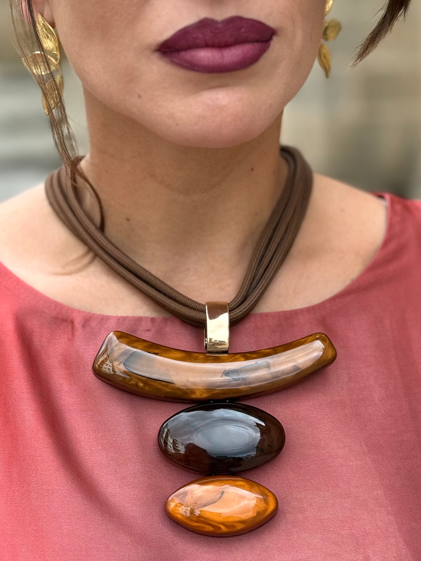 Collar Emily Marrón