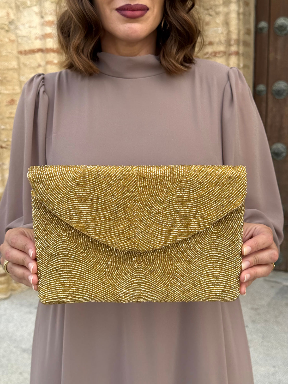 Bolso de fiesta Áurea con abalorios dorados