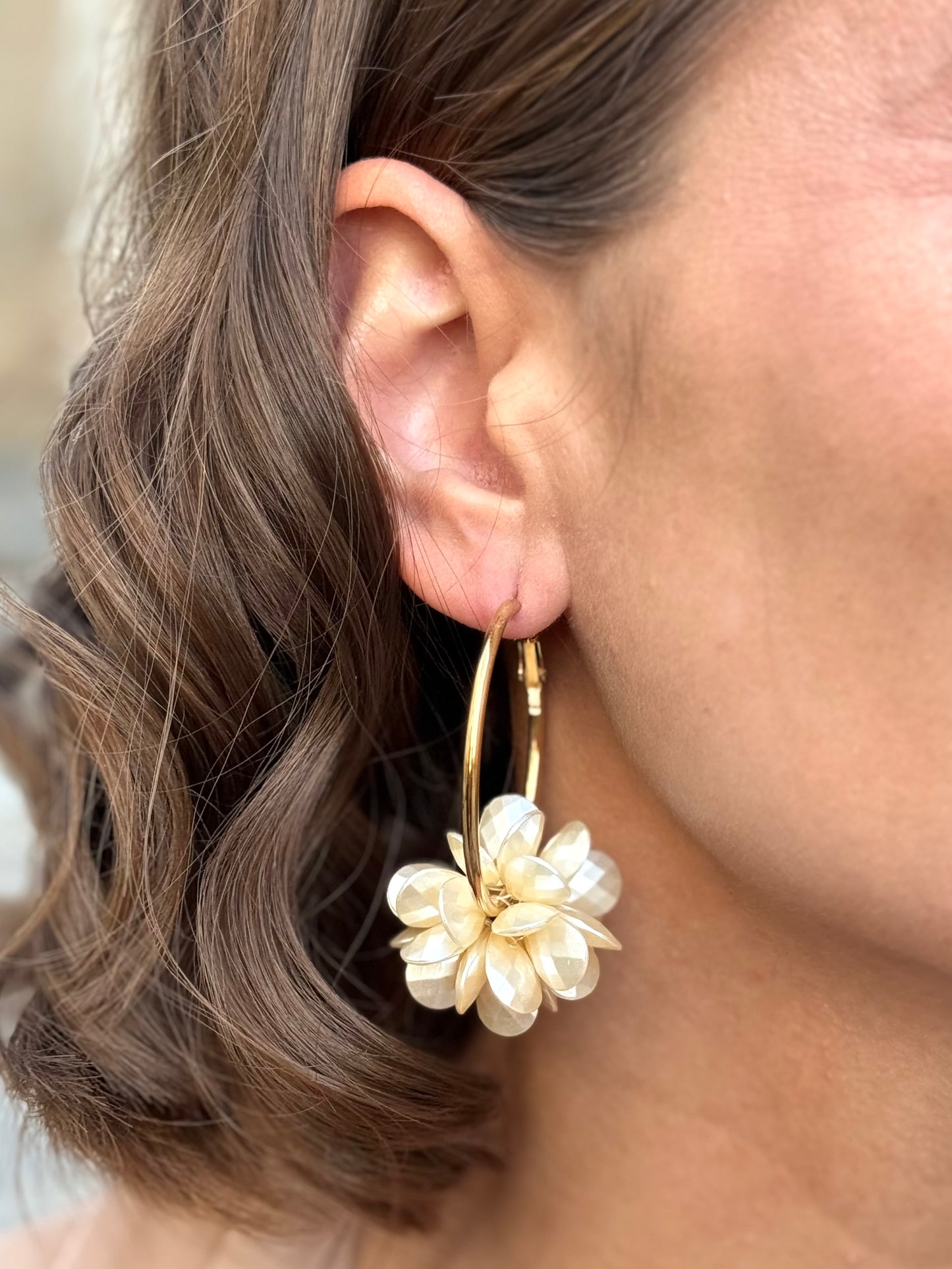 Pendientes Argolla Flor Nácar