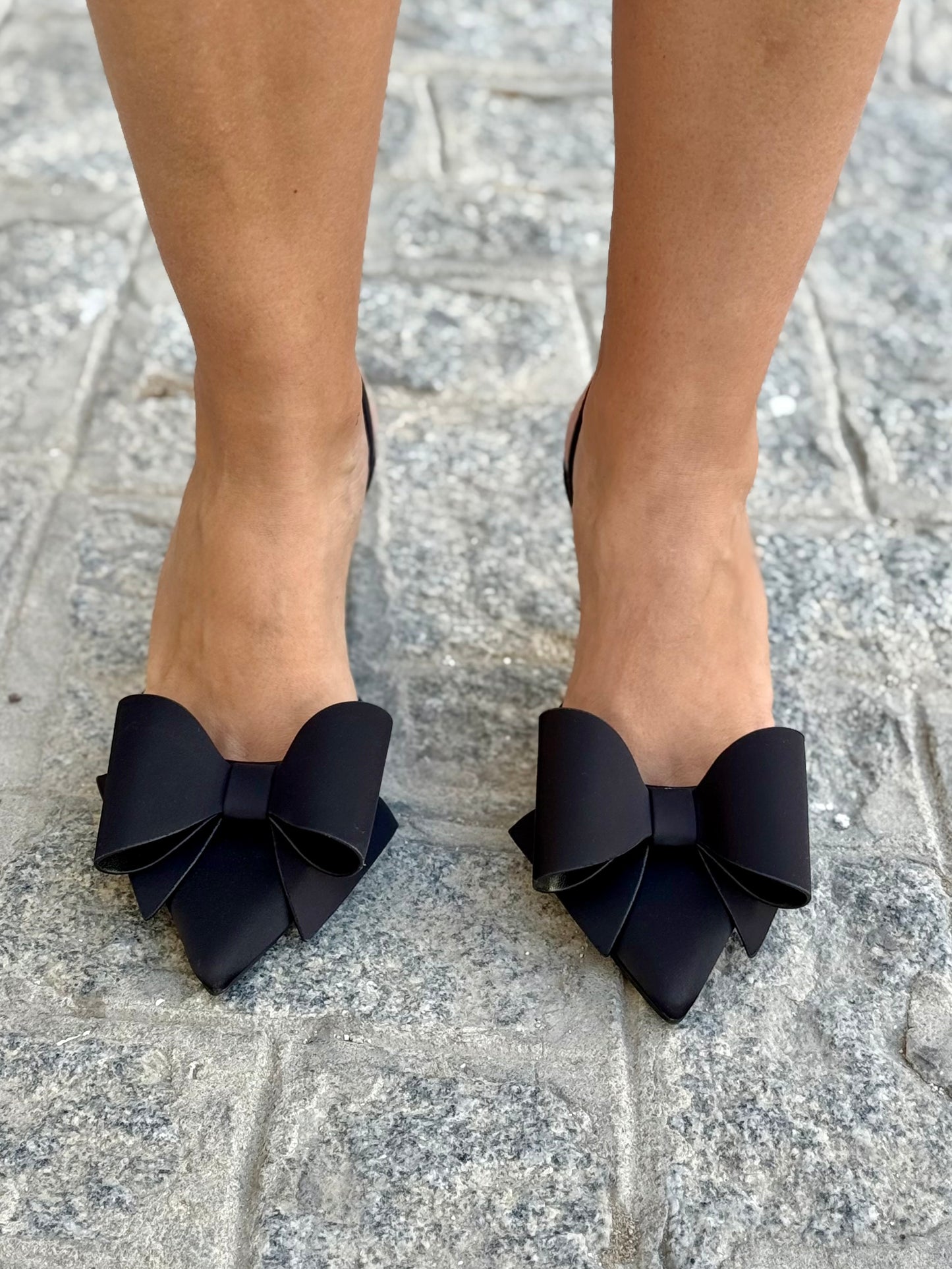 Zapato de Tacón Negro con Lazo