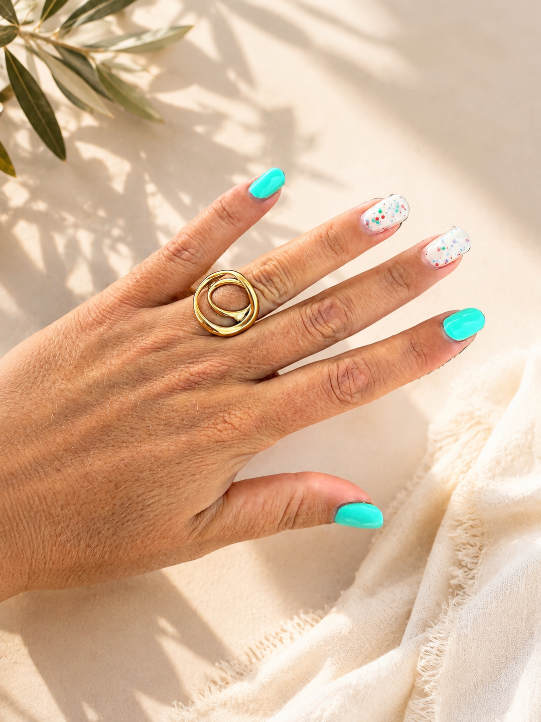 Anillo Dorado Círculos