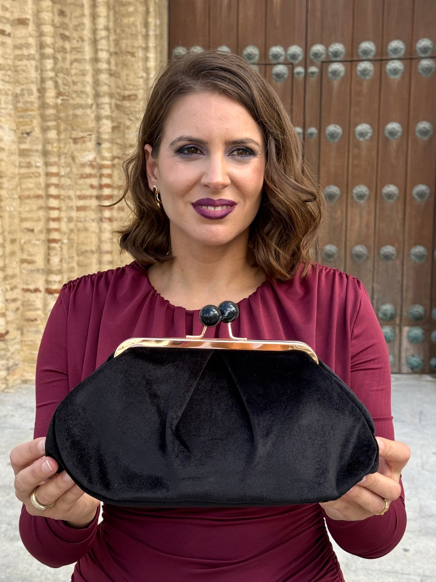 Bolso Clutch de Terciopelo Negro