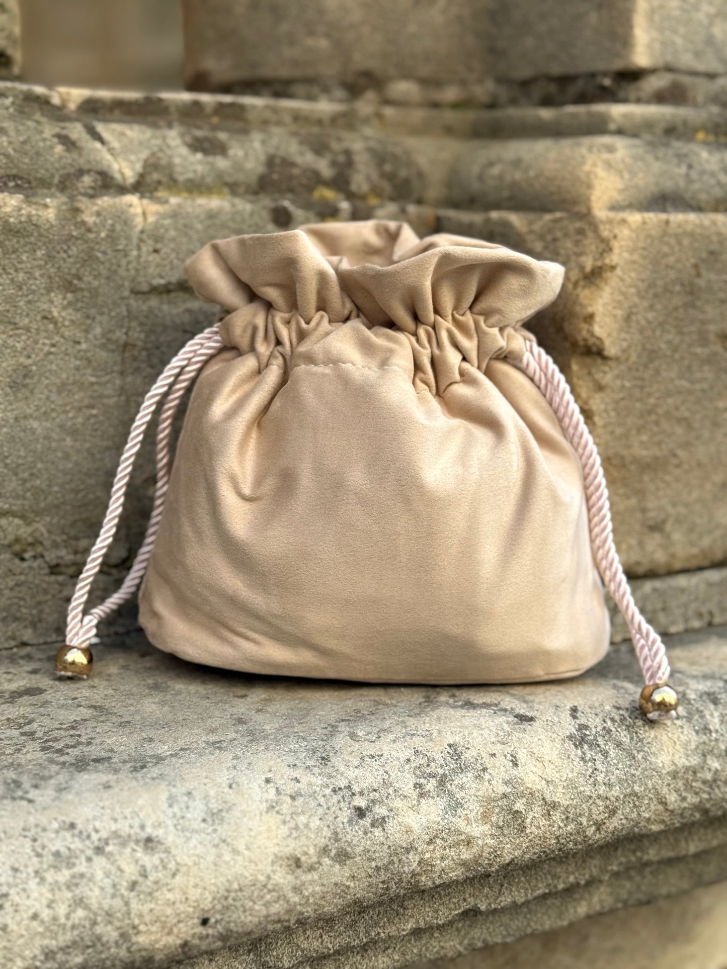 Limosnera Alejandra Beige