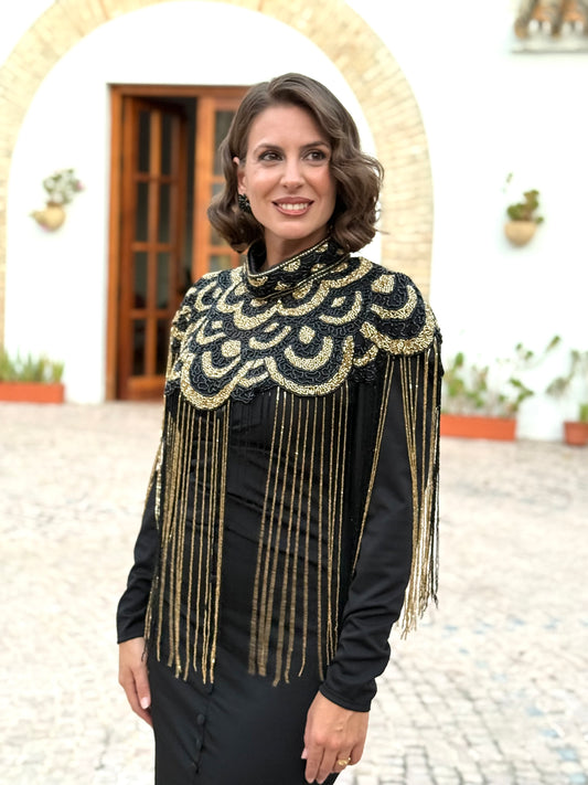 Capa de pedrería Dorada/Negra
