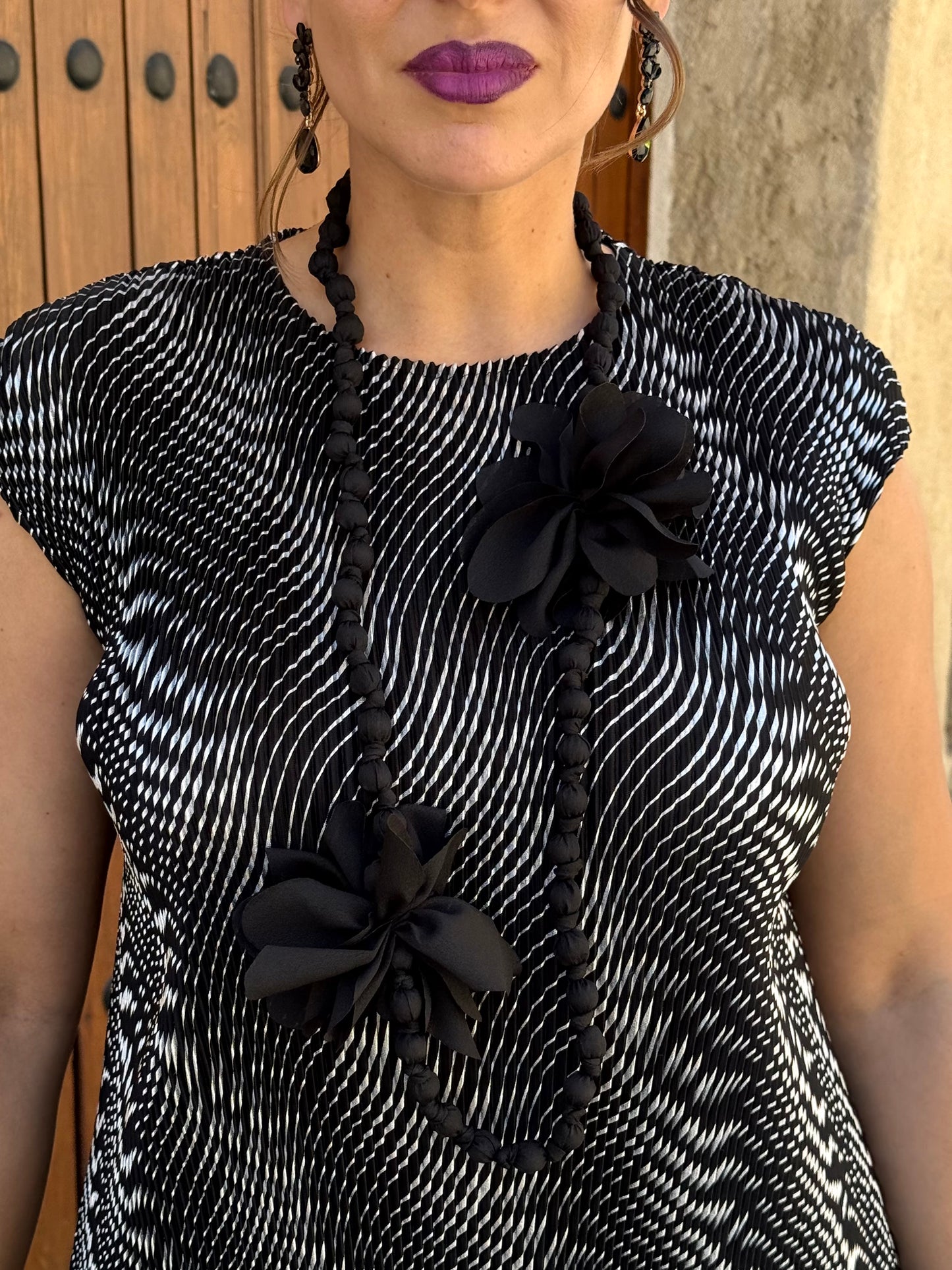 Collar Esmeralda Negro