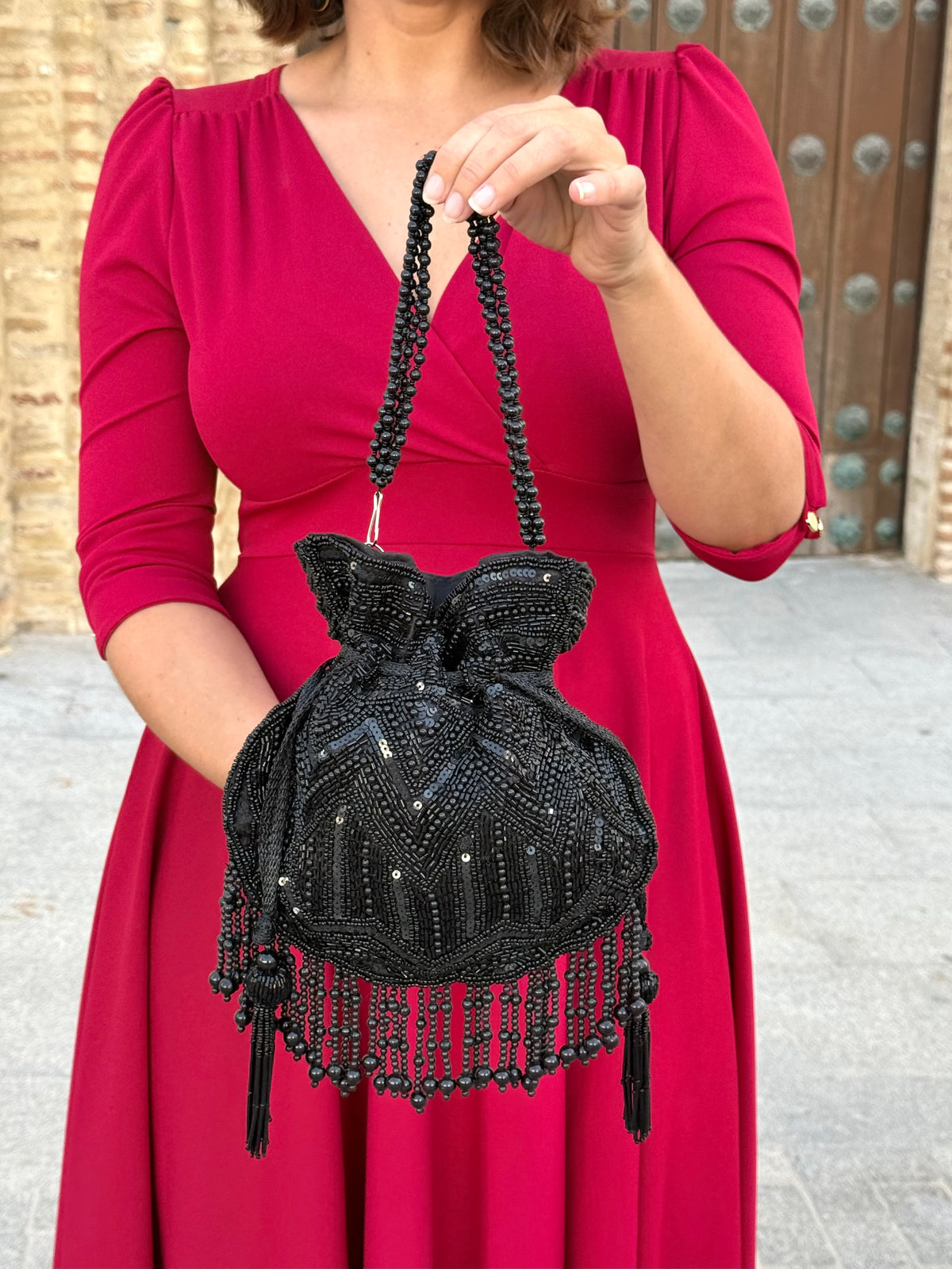 Limosnera Samira con pedrería y flecos