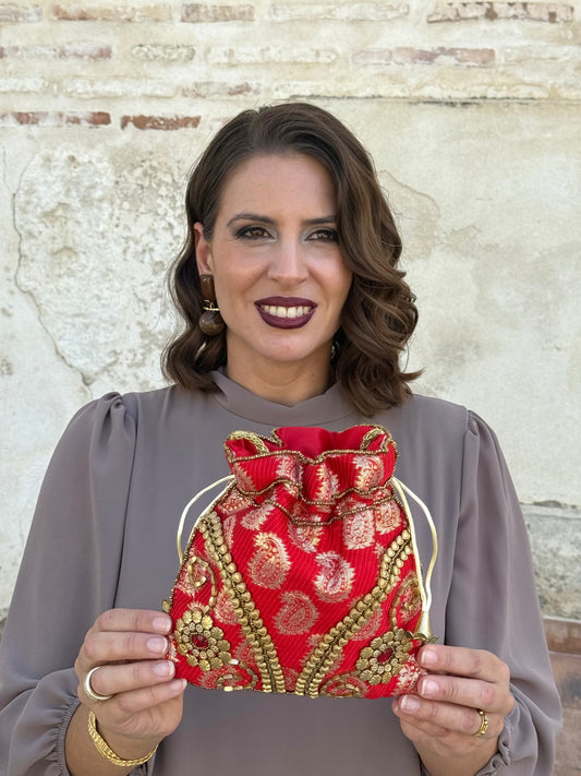 Limosnera Dubái Roja
