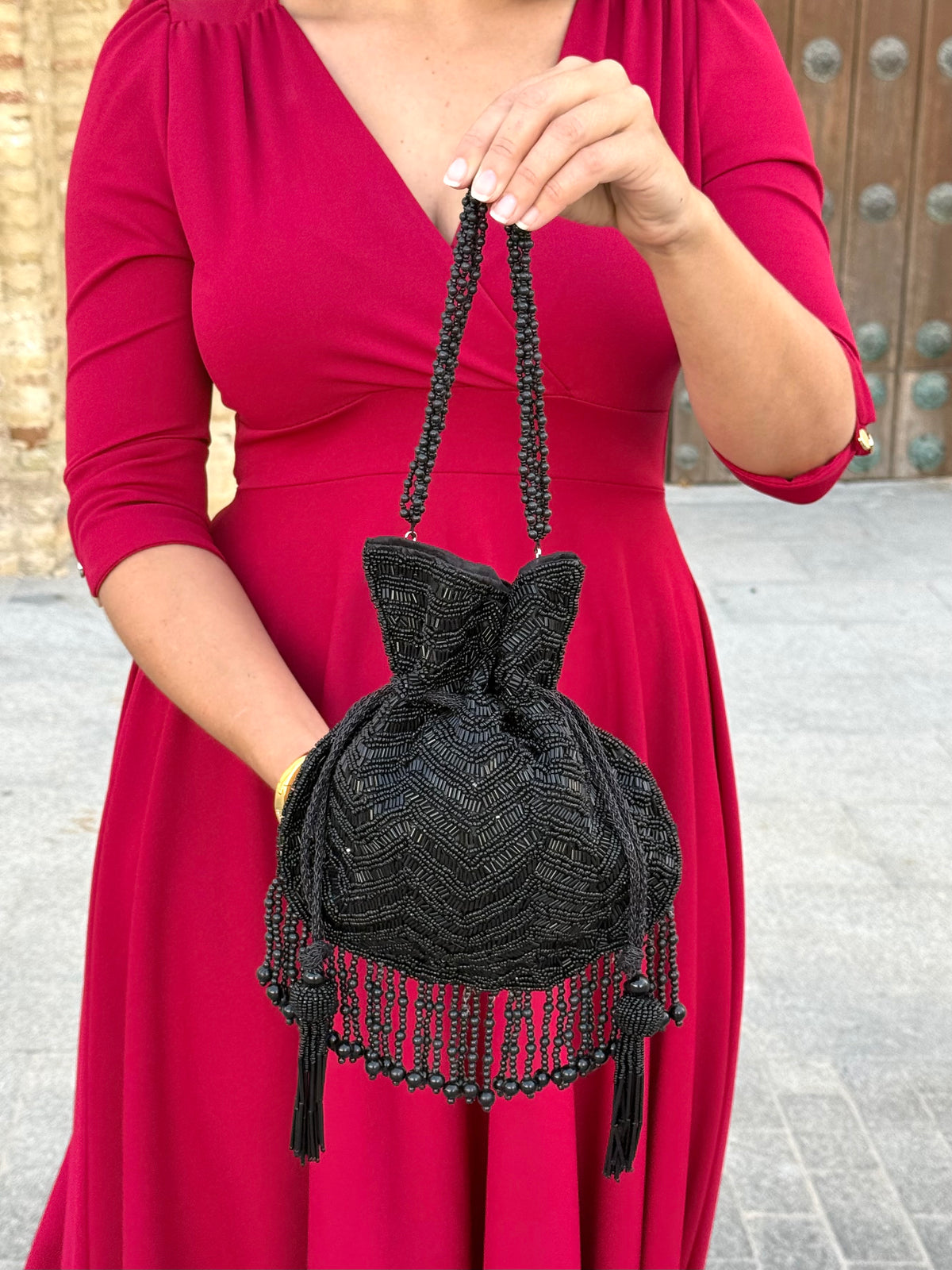 Limosnera Zaira con pedrería y flecos