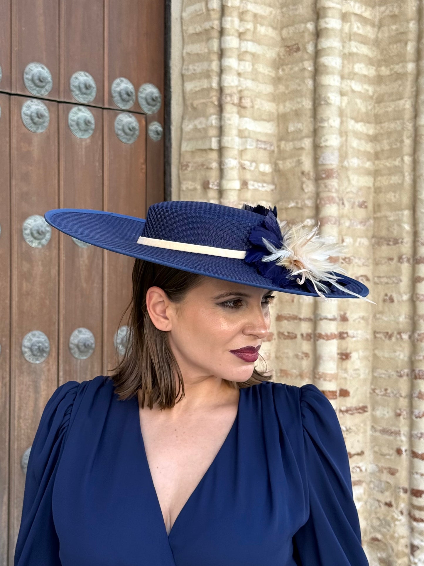 Pamela Azul Marino con Plumas Bicolor