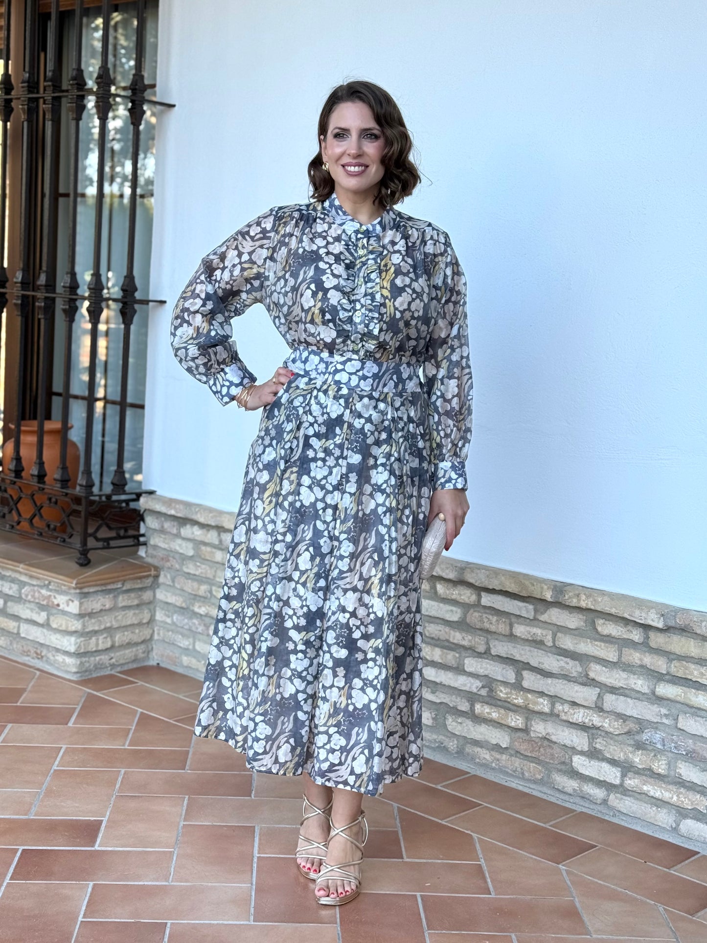 Conjunto Elegancia Grisáceo