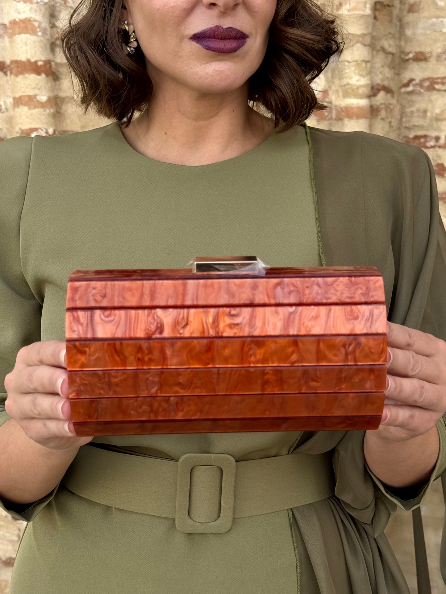 Bolso Clutch Rígido Efecto Mármol Teja