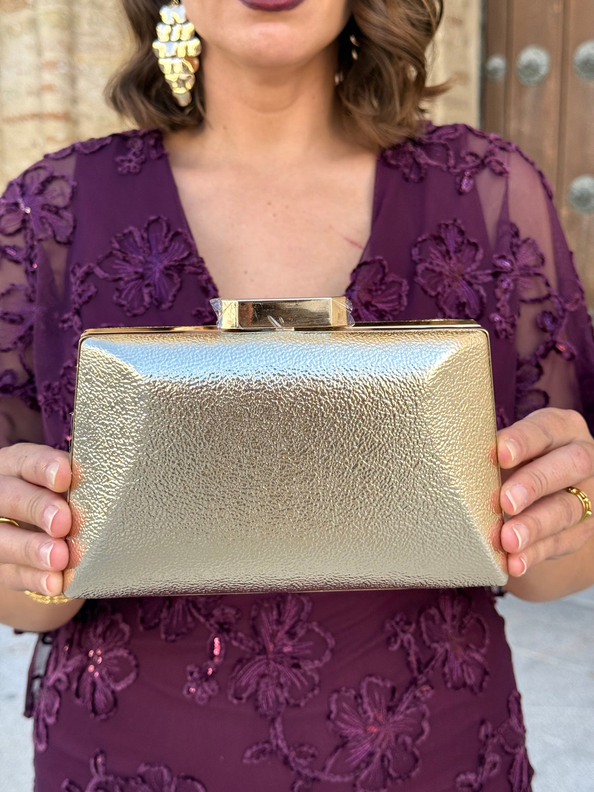 Bolso Clutch Sara Dorado