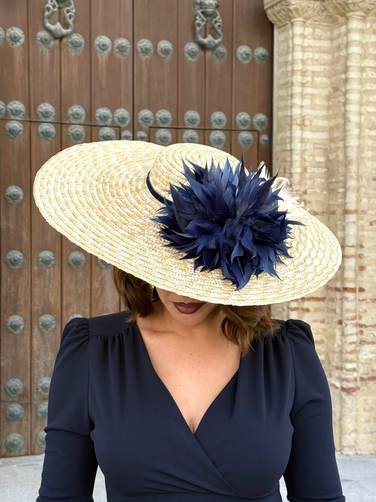 Pamela de invitada con plumas Azul Marino