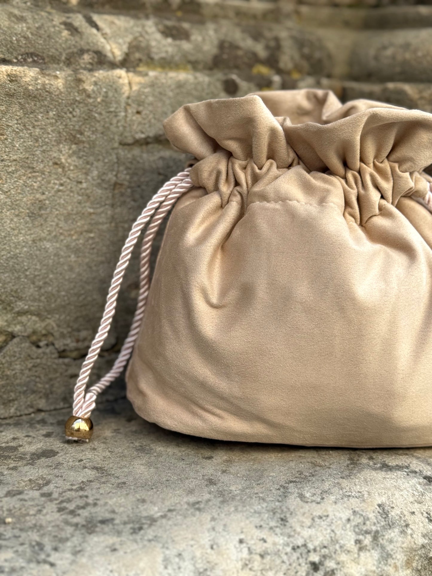 Limosnera Alejandra Beige