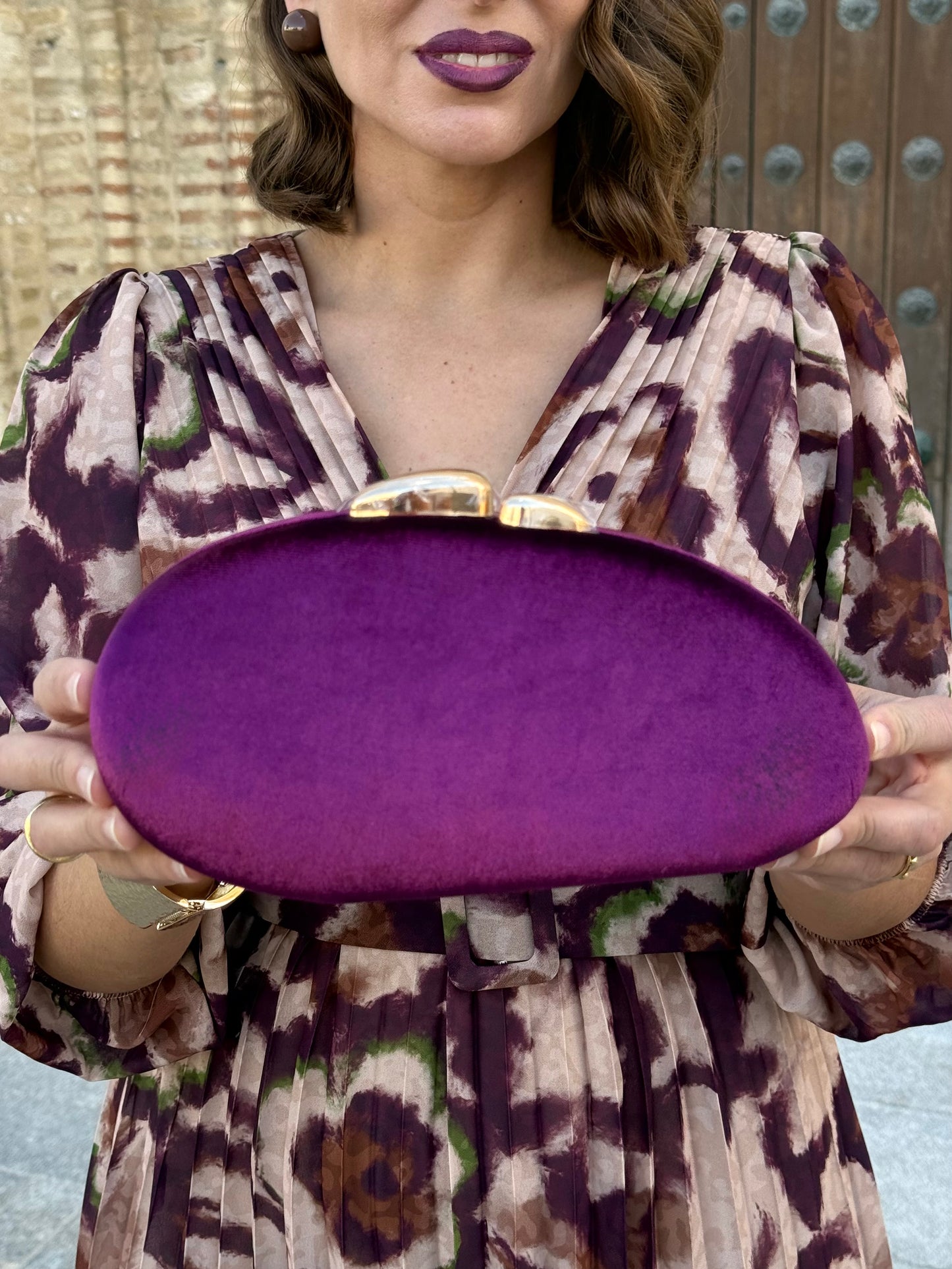 Bolso Clutch Ovalado de Terciopelo Buganvilla