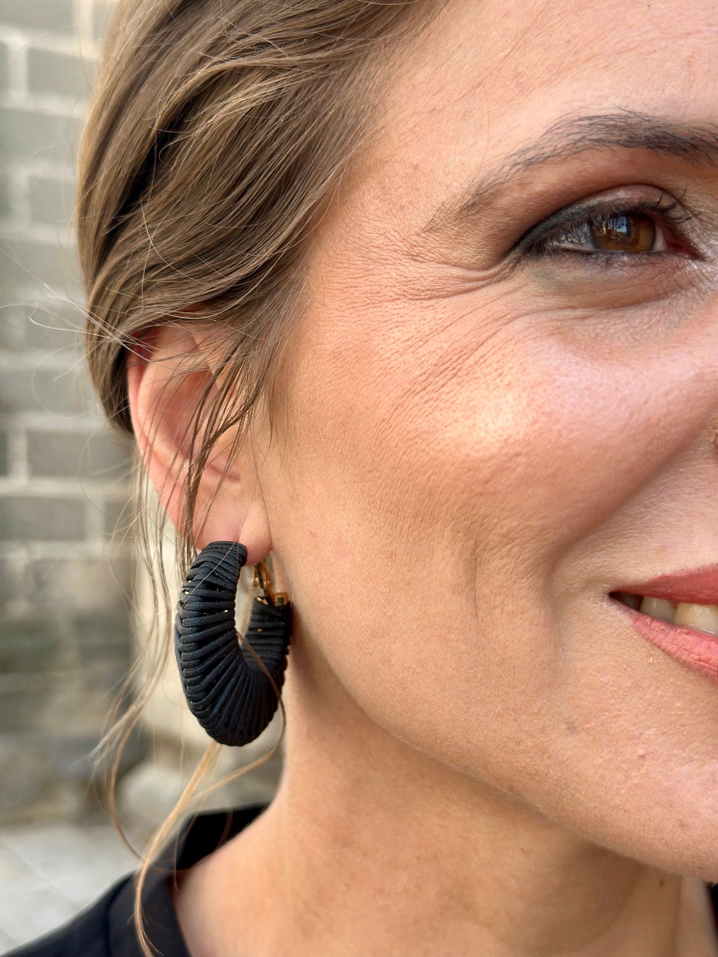 Pendientes Argolla Negro Mimbre