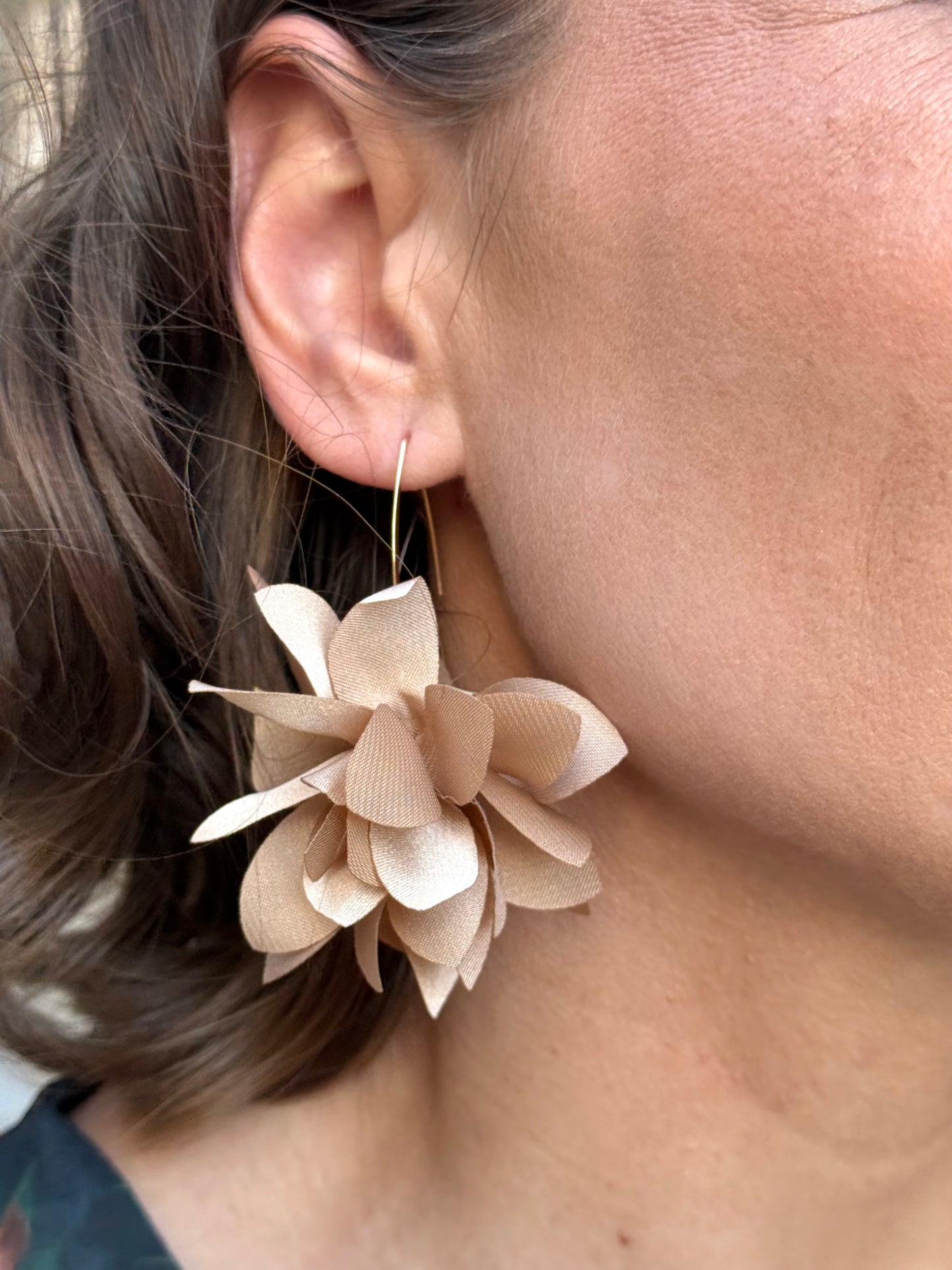Pendientes Floral Beige