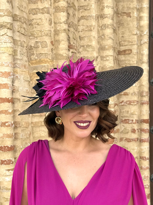 Pamela Negra Con plumas