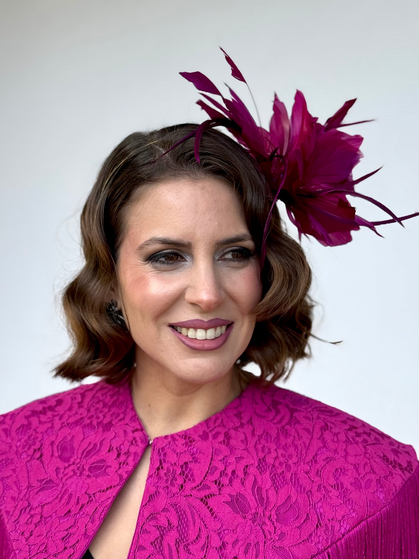 Diadema buganvilla con plumas