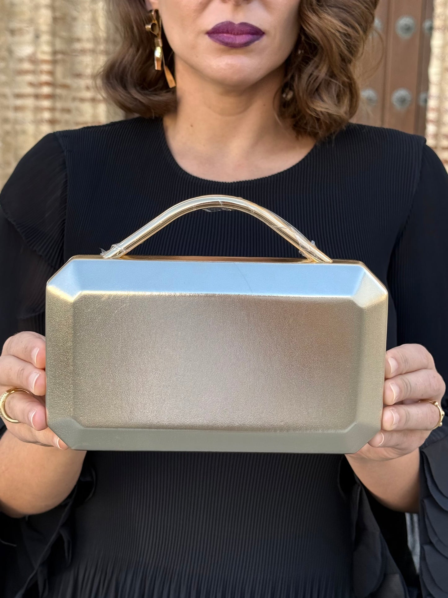 Bolso Clutch Rígido Asa Dorado