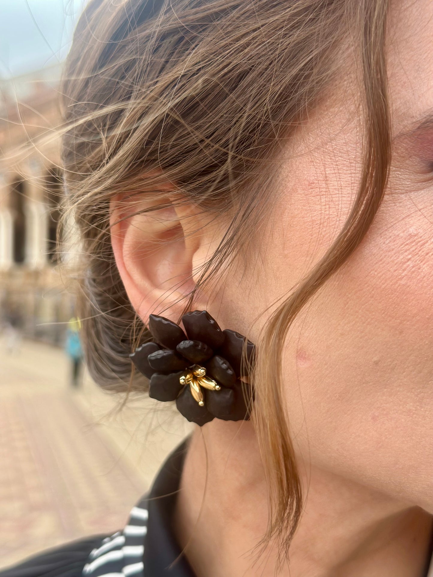 Pendientes Clavel Negro