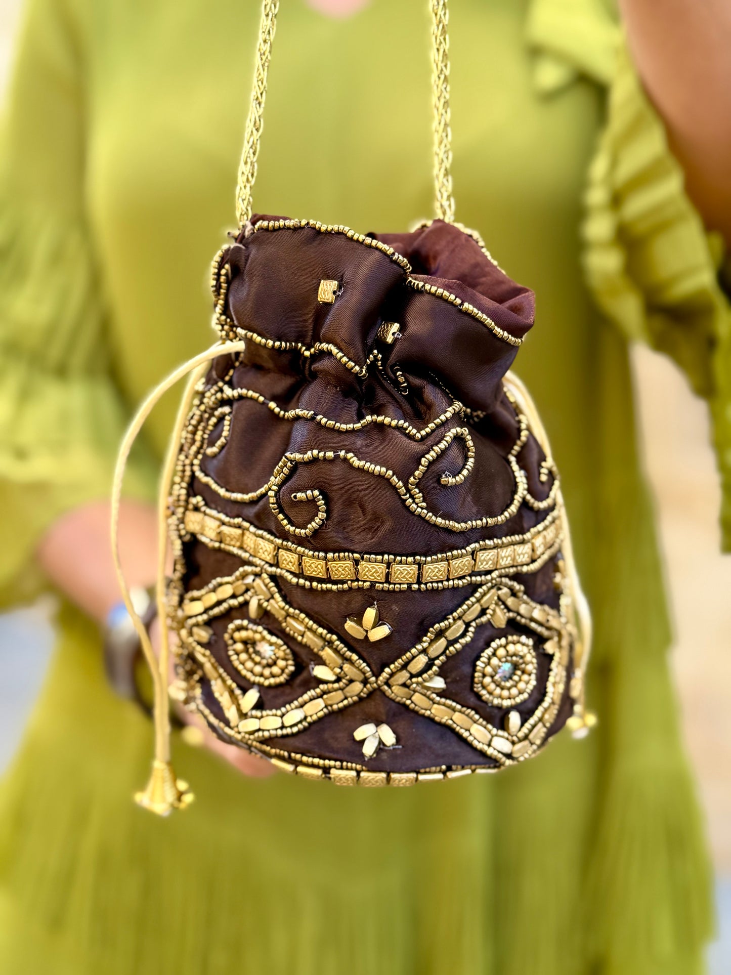 Limosnera Zanuri Marrón