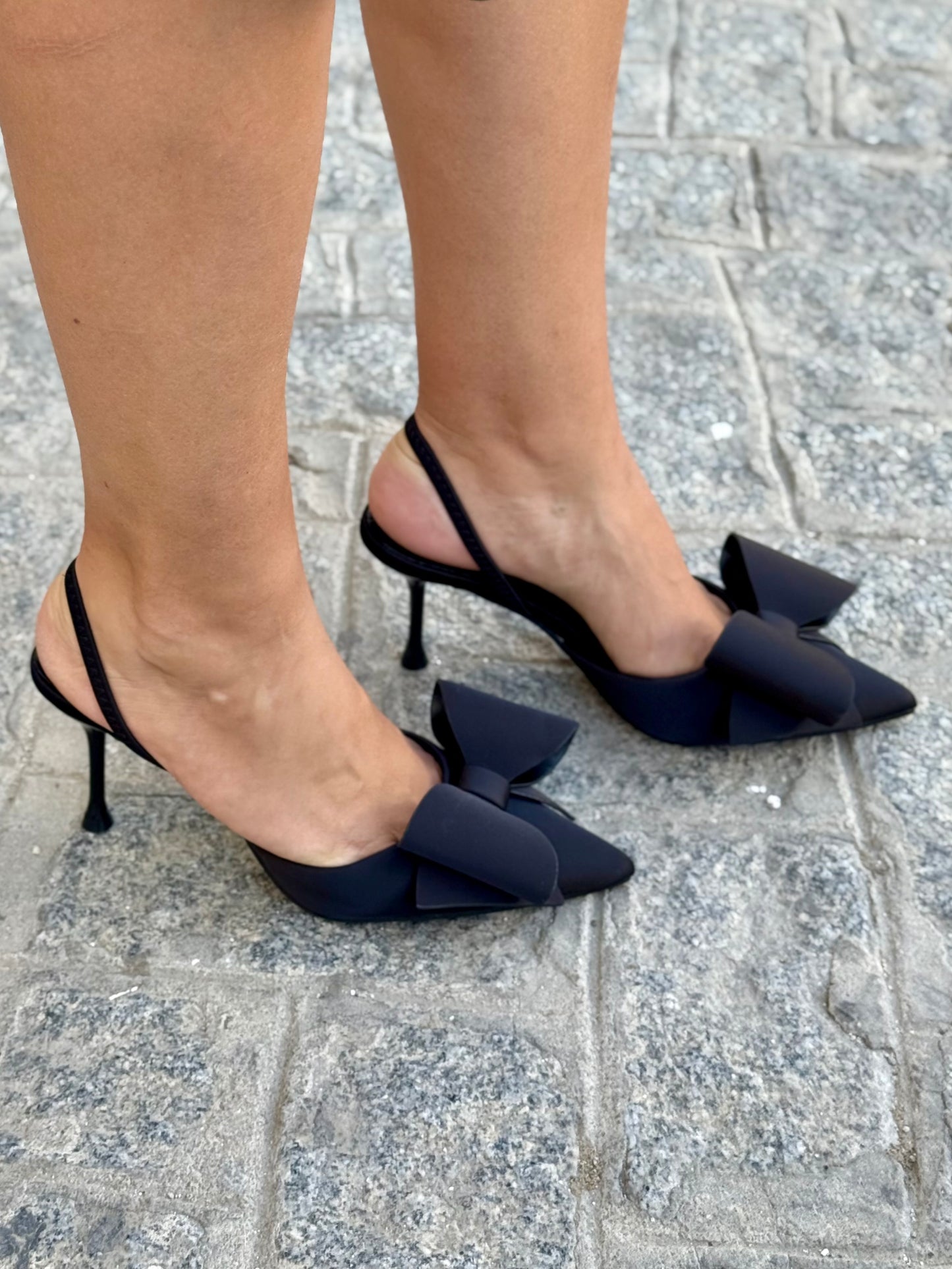 Zapato de Tacón Negro con Lazo