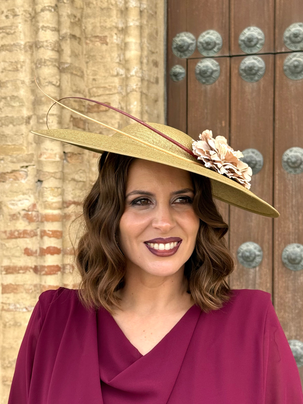 Pamela de Fiesta Aurelia con Flor Nude y Detalles Marrón
