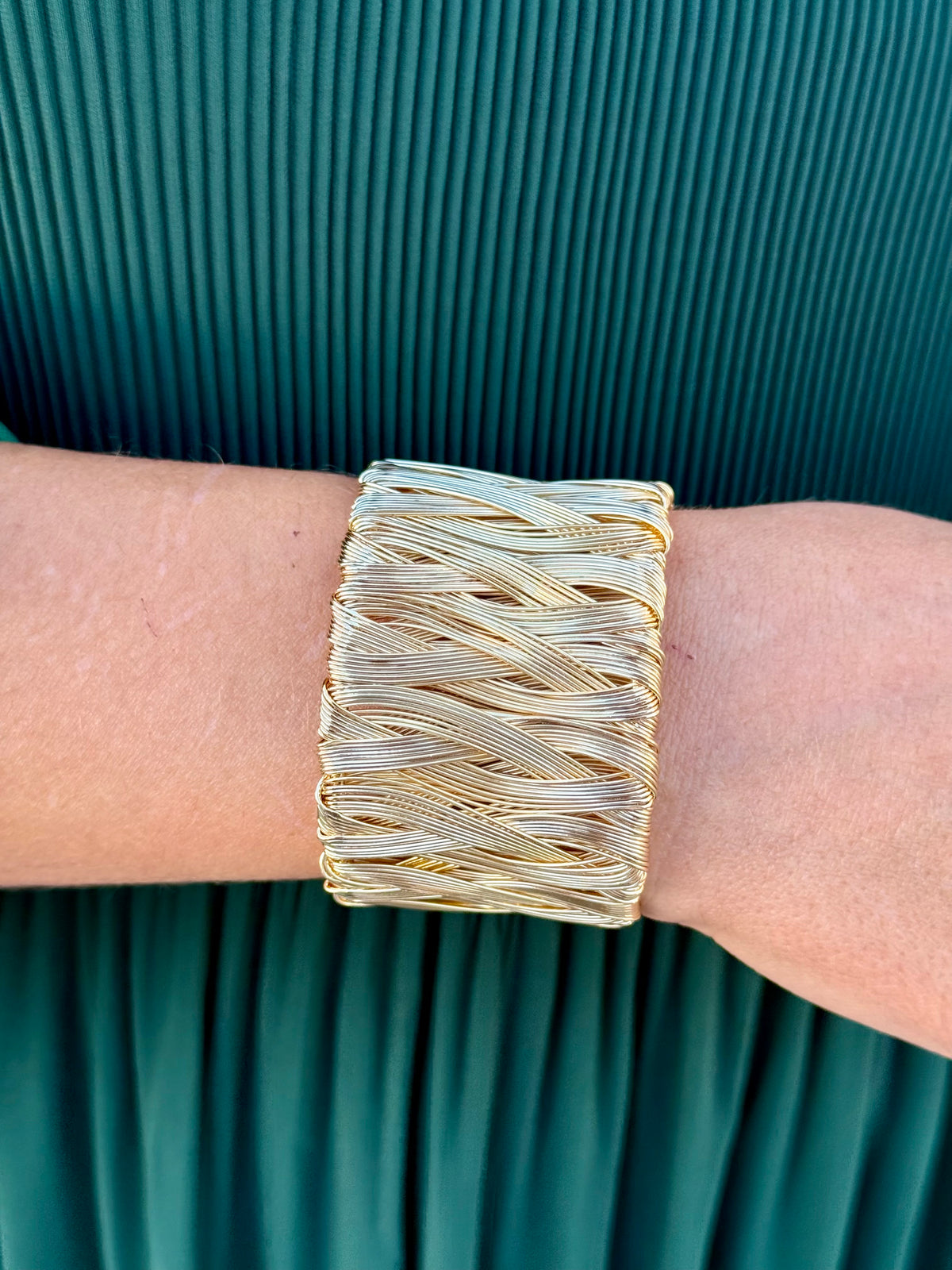 Pulsera Brazalete Trenzado Dorado
