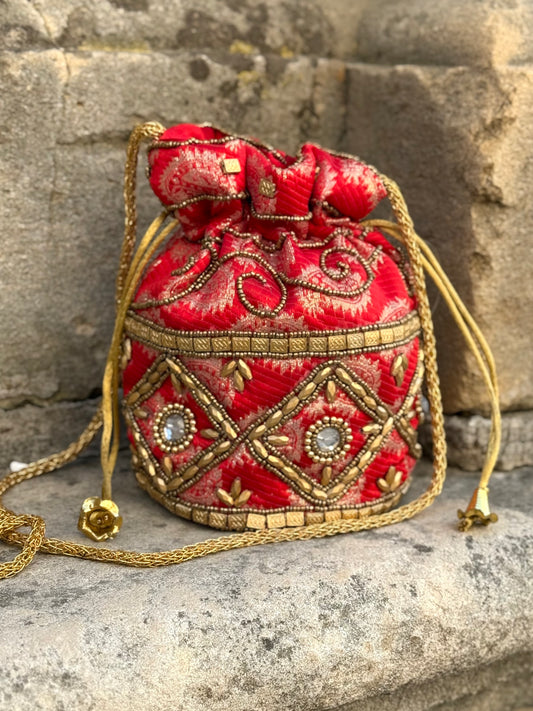 Limosnera Zanuri Roja