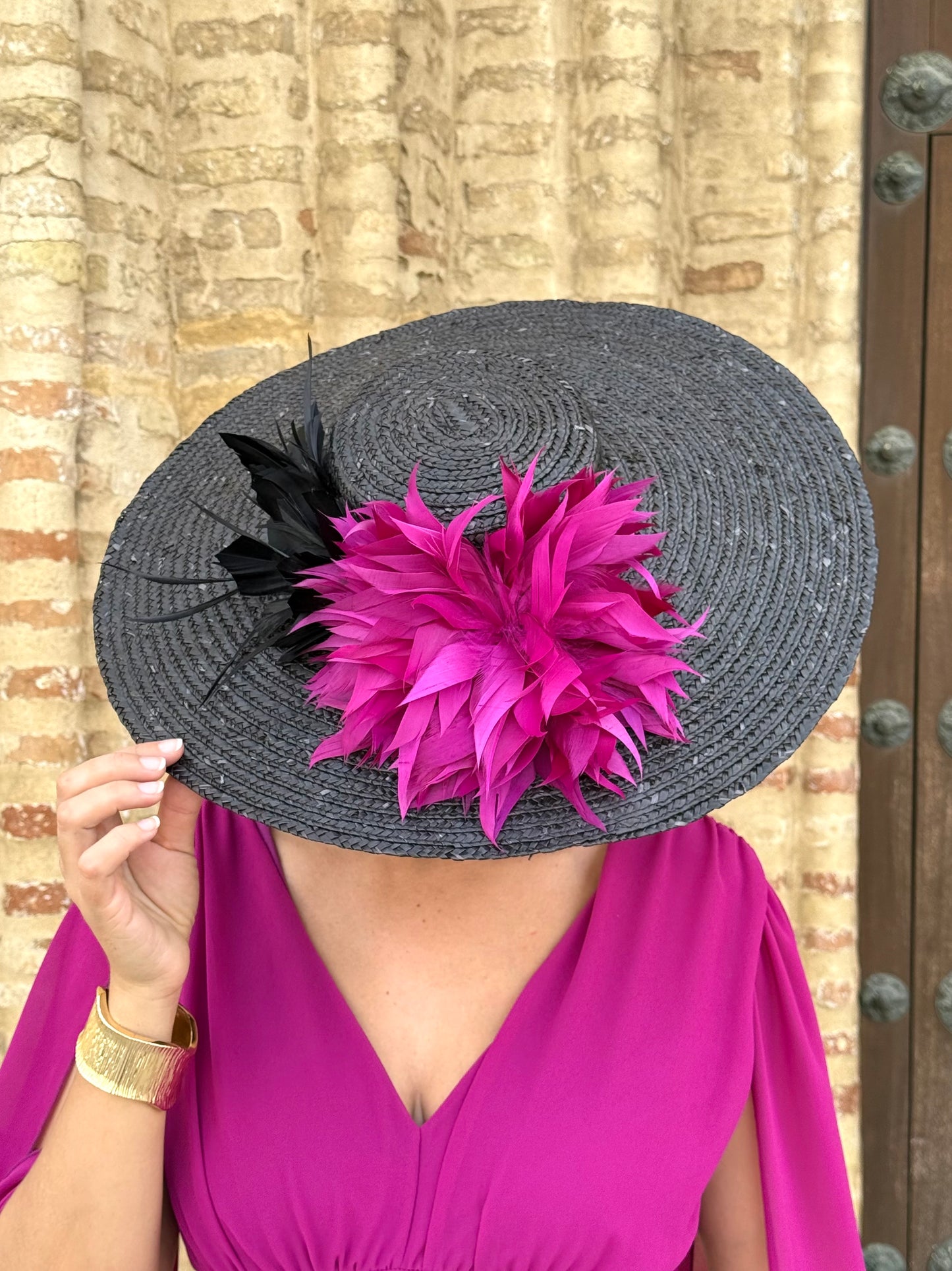 Pamela Negra Con plumas
